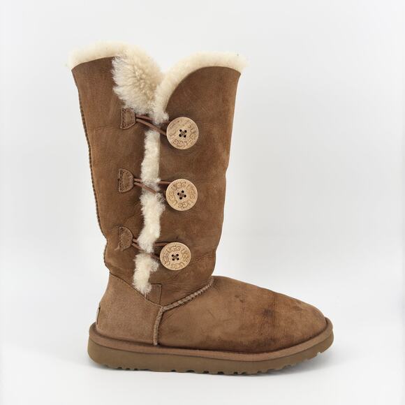 UGG Shoes - UGG Bailey Button Triplet II Boots Chestnut Suede Shearling Lined Womens Size 6